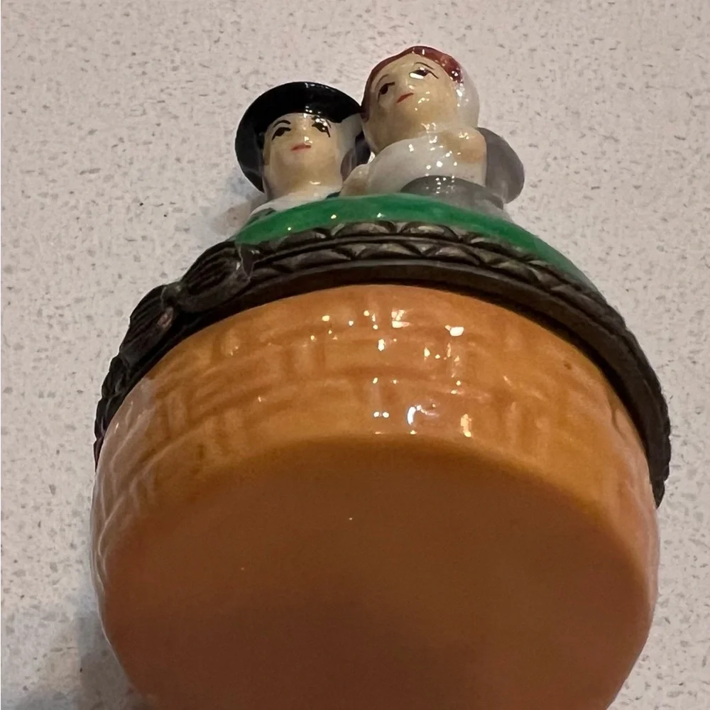 Vintage Pilgrim Porcelain Trinket Box Man Woman‎ With Turkey